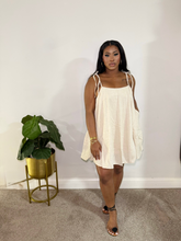 Load image into Gallery viewer, LINEN BABYDOLL DRESS
