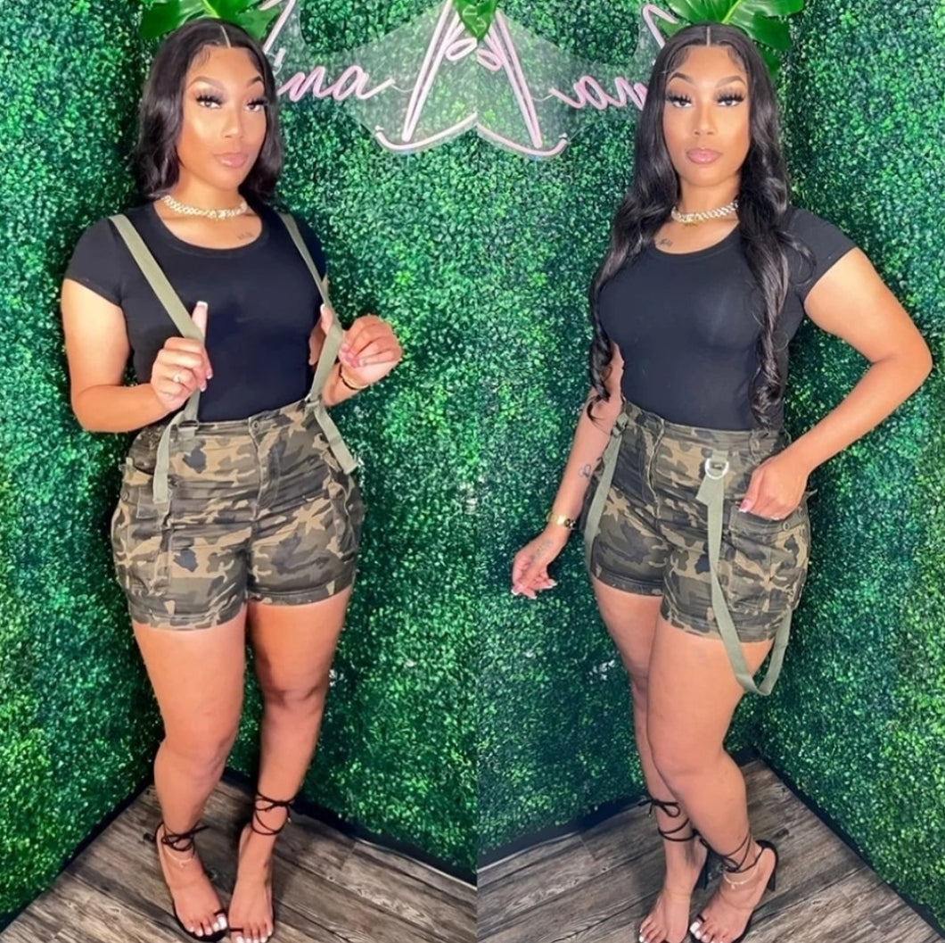 CAMO CARGO SHORTS