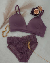 Load image into Gallery viewer, 3 FOR $25 THIRDLOVE LACE PANTIES
