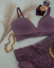 Load image into Gallery viewer, 3 FOR $25 THIRDLOVE LACE PANTIES
